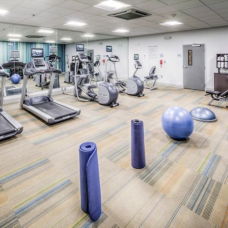 Holiday Inn Express & Suites Cleveland/Westlake By Ihg Esterno foto