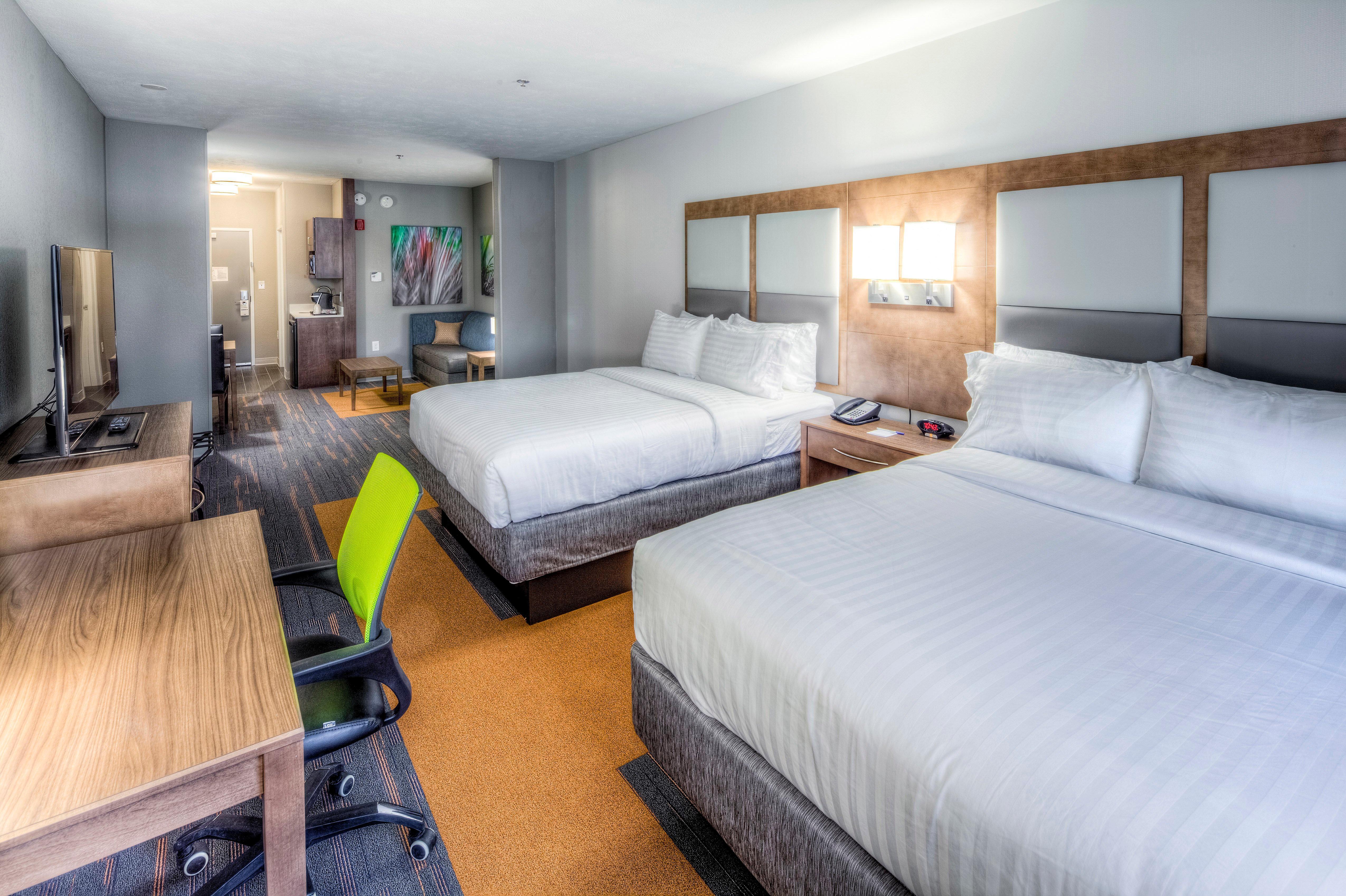 Holiday Inn Express & Suites Cleveland/Westlake By Ihg Esterno foto