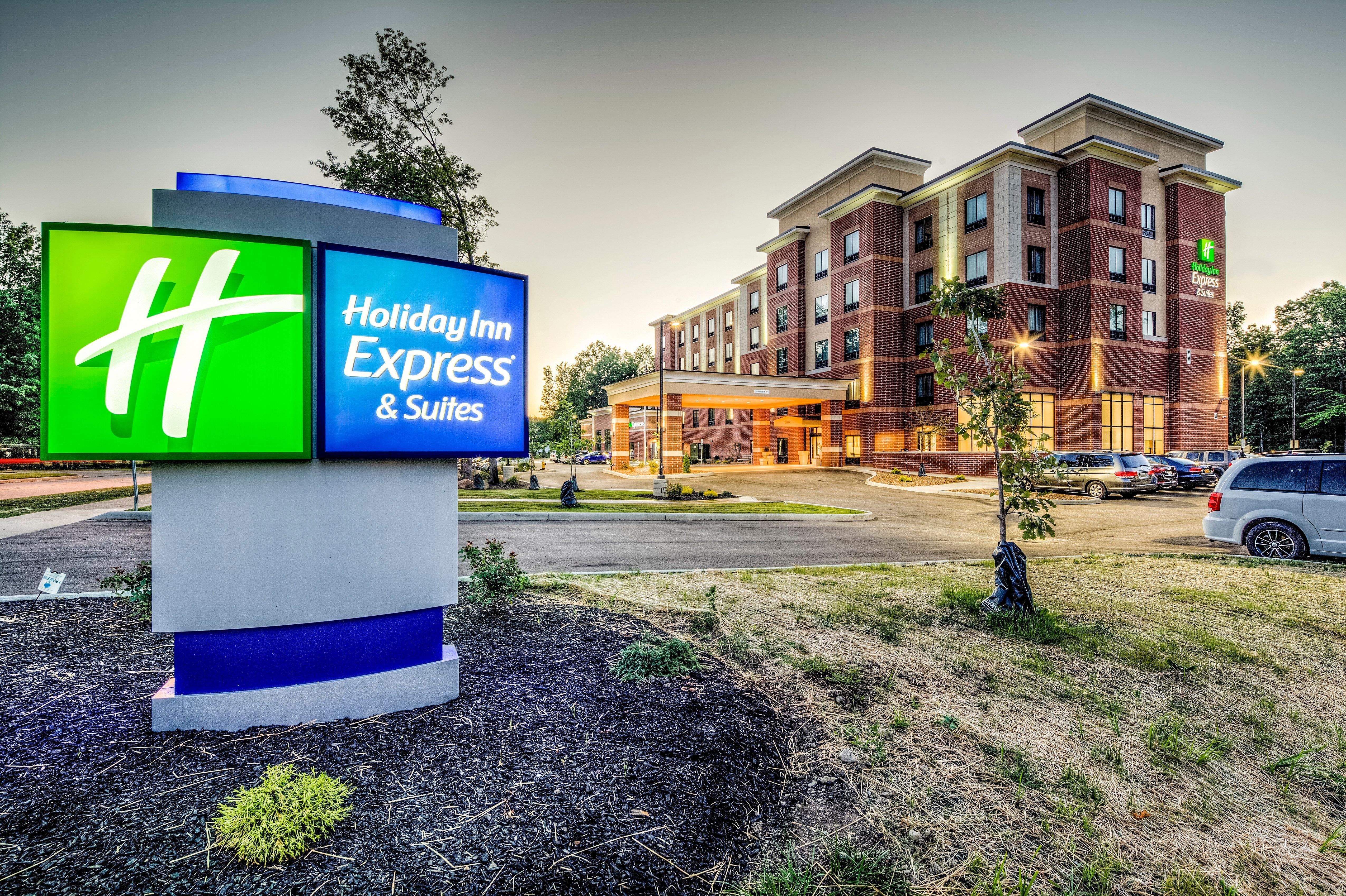 Holiday Inn Express & Suites Cleveland/Westlake By Ihg Esterno foto