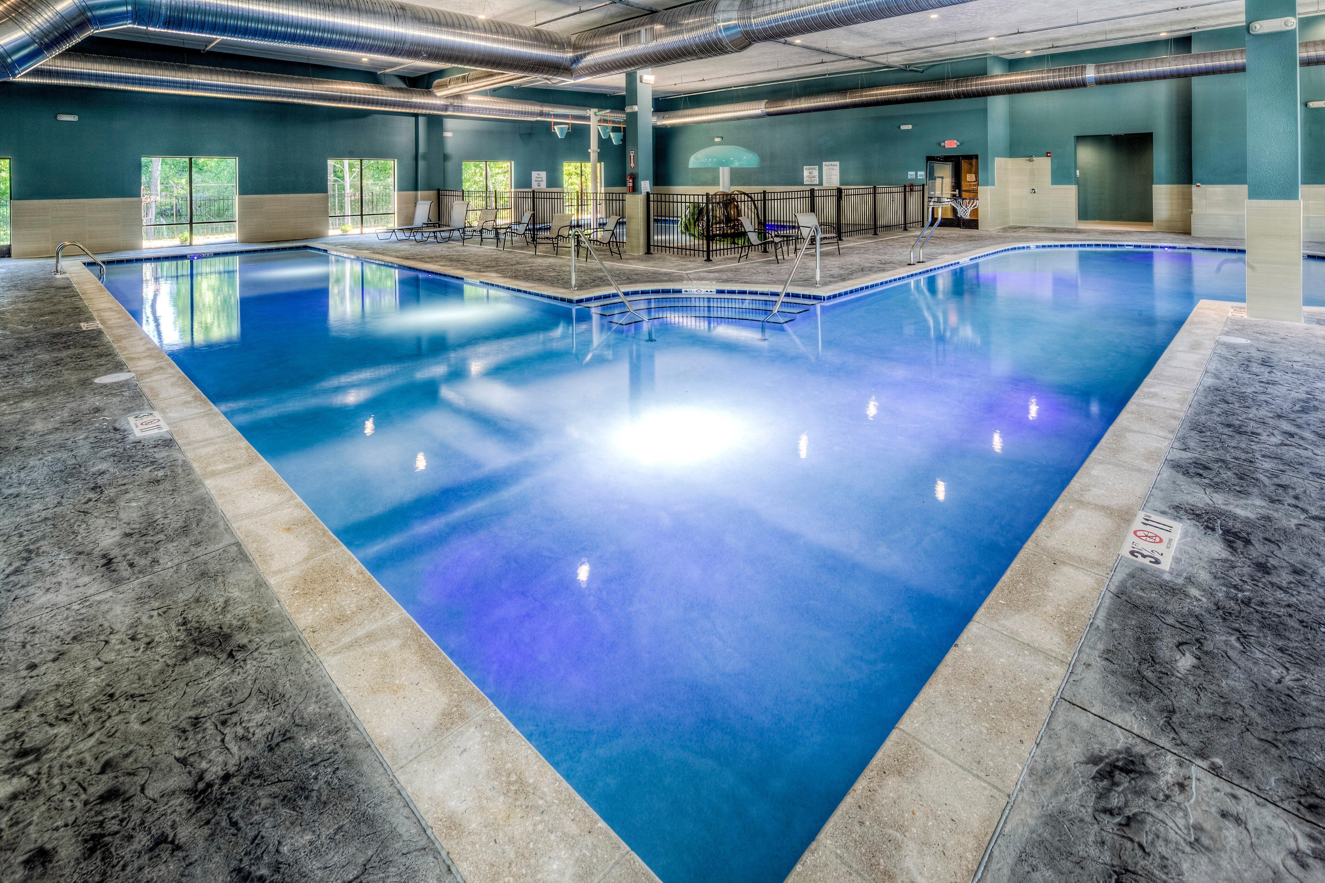 Holiday Inn Express & Suites Cleveland/Westlake By Ihg Esterno foto